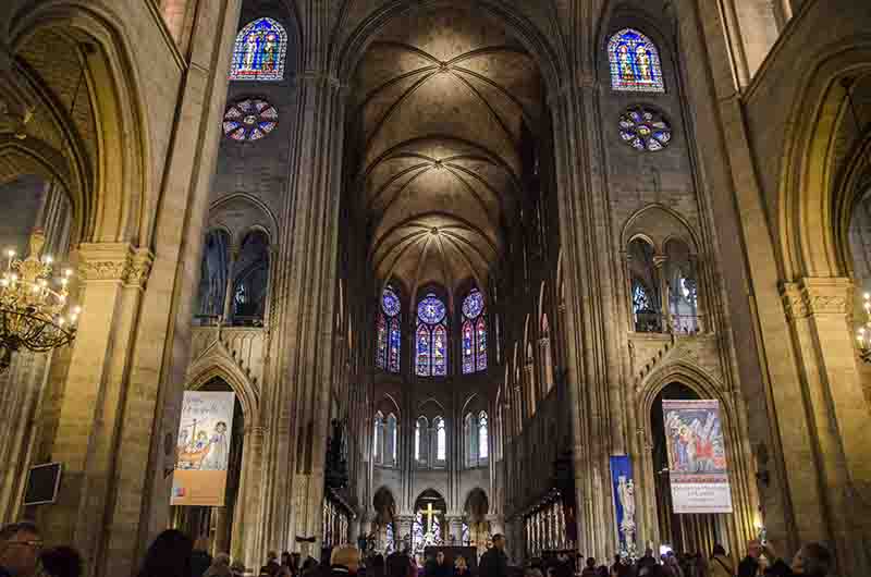 37 - Francia - Paris - catedral de Notre Dame - interior.jpg